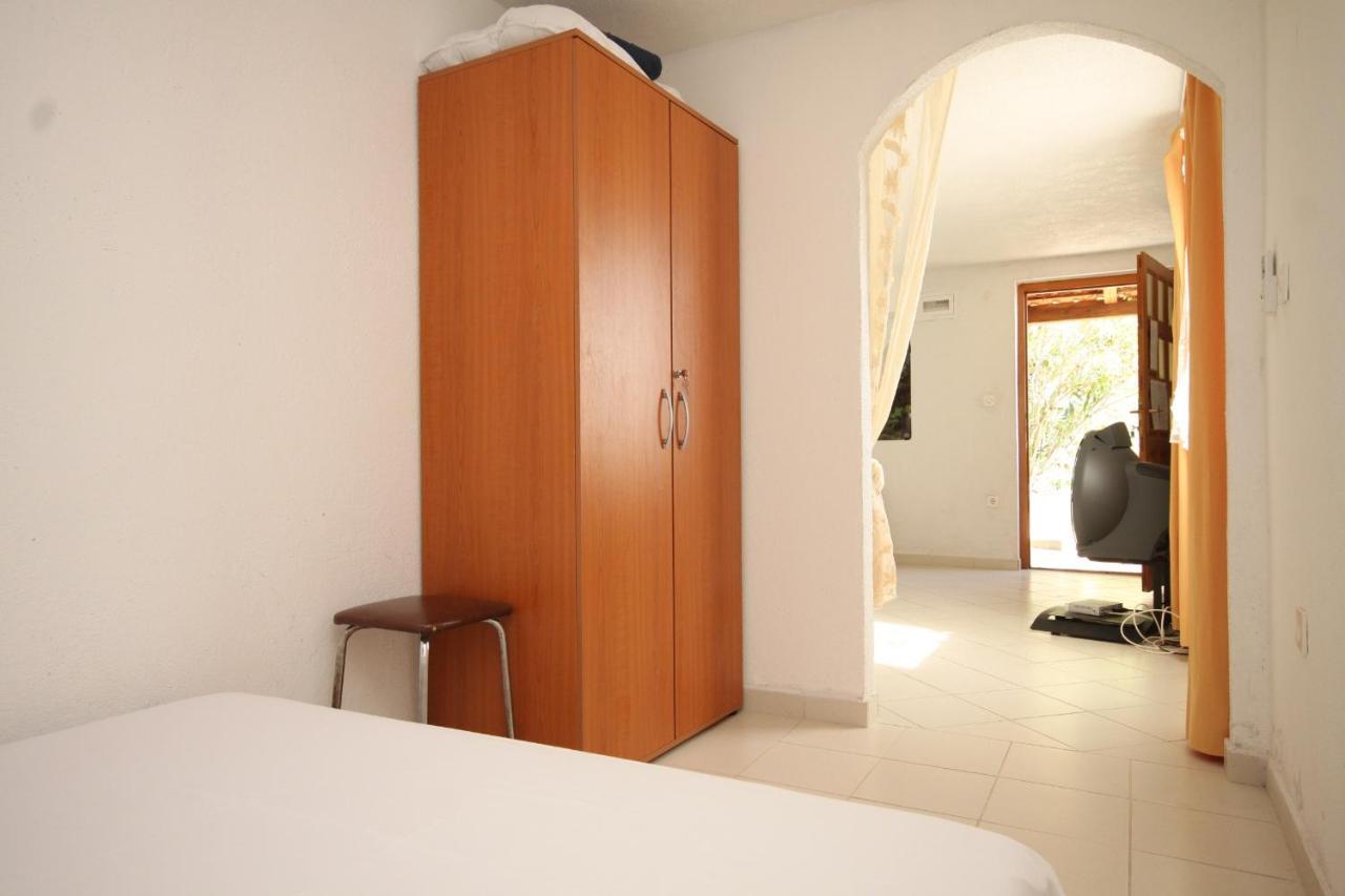 Apartments With A Parking Space Rukavac, Vis - 2444 루카박 외부 사진